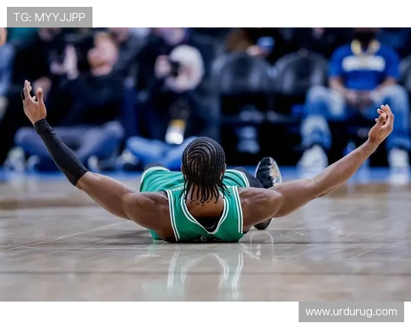 布朗腿筋紧张暂缺实战训练 马祖拉称其可参与其他项目并将每日评估状态